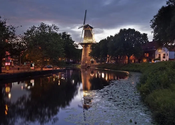 Vintage Dome Igloo Tent, Lange Haven Kemping Schiedam